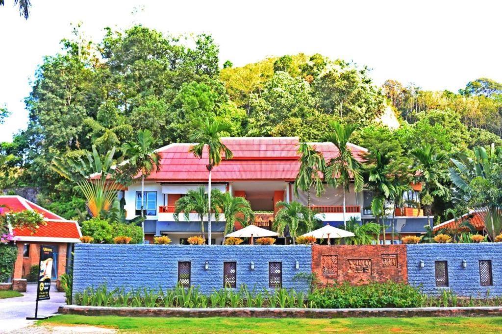 Royal Lee Resort And Spa Nai Yang Beach Kültér fotó