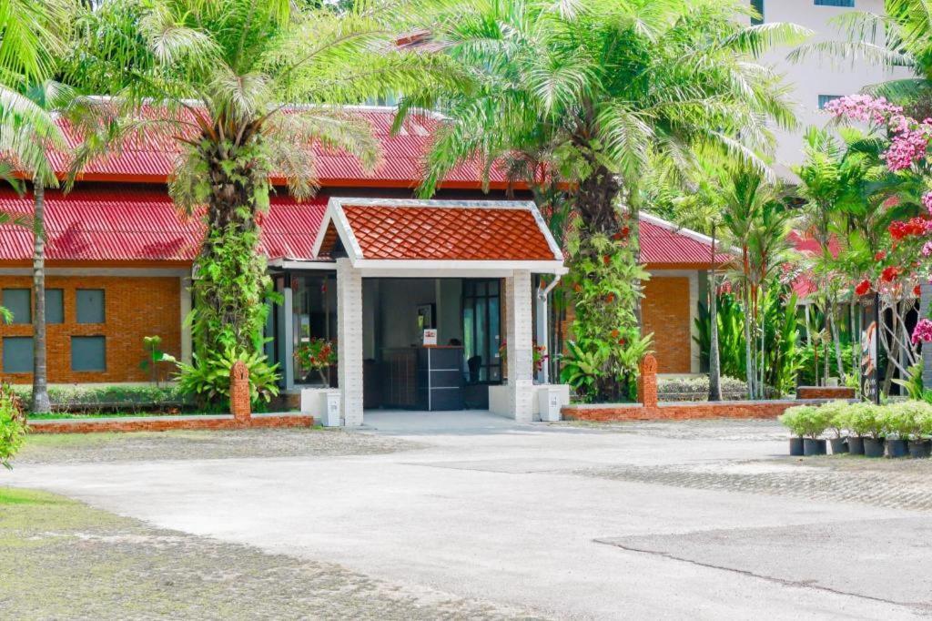 Royal Lee Resort And Spa Nai Yang Beach Kültér fotó