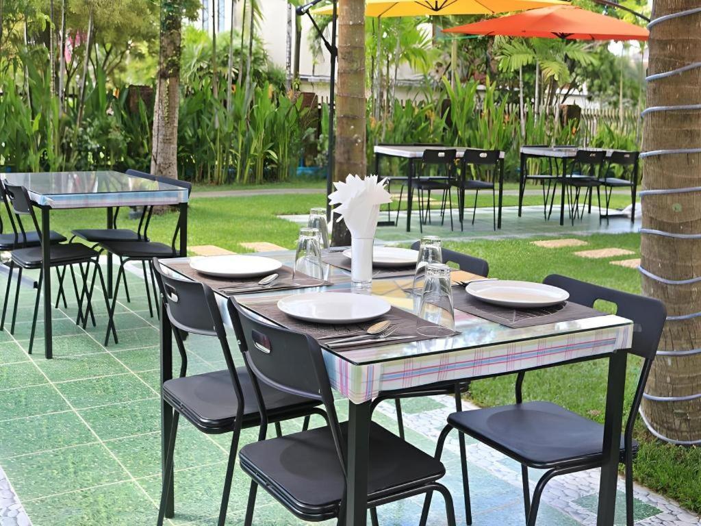 Royal Lee Resort And Spa Nai Yang Beach Kültér fotó